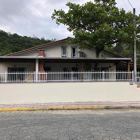 Suite Rua Pescada Amarela Bombinhas Bagian luar foto
